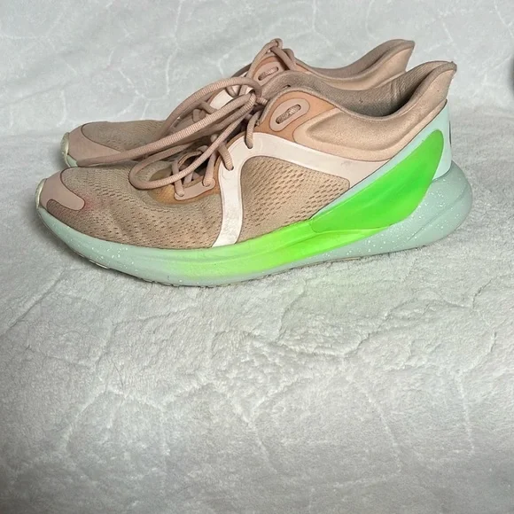 LULULEMON BLISSFEEL WOMEN'S RUNNING SHOE--BUTTER PINK/SCREAM GREEN SZ 9.5 - Picture 2 of 10